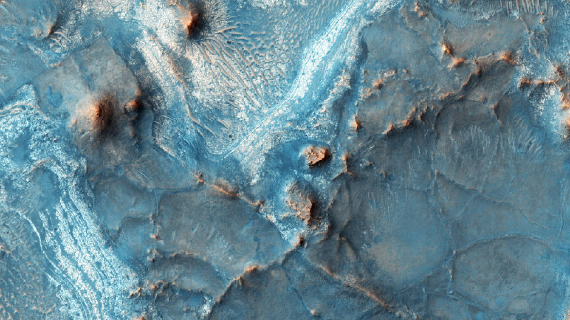 Η NASA φωτογραφίζει την πολύχρωμη πλευρά του πλανήτη Άρη!